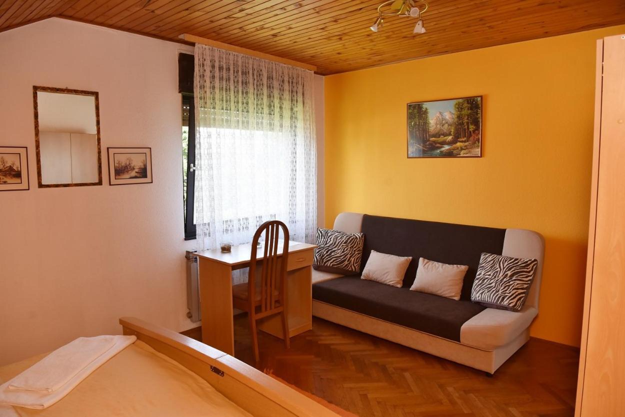 Apartman Jadranka Zapresic Bagian luar foto